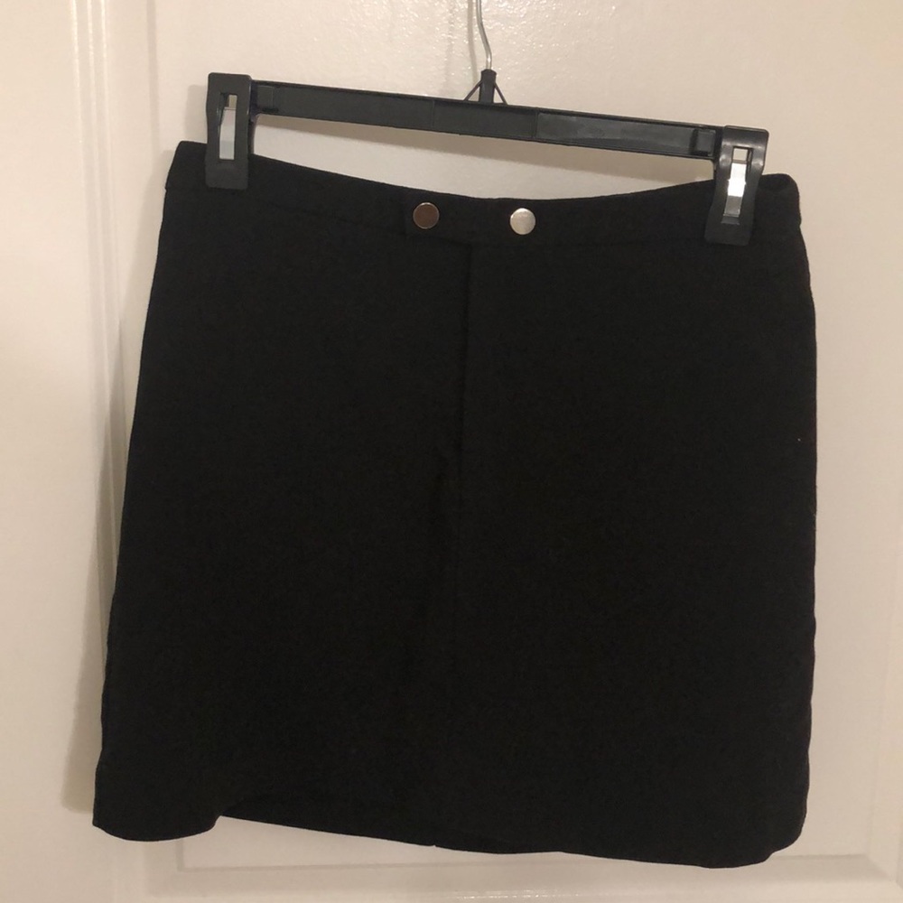 F21 mini skirt with zip and buttons